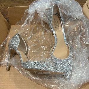Womens new jeweled heels size 8.
